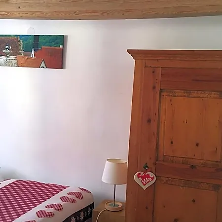 Alter Keller 2*