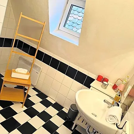Alter Keller Hotel 2*